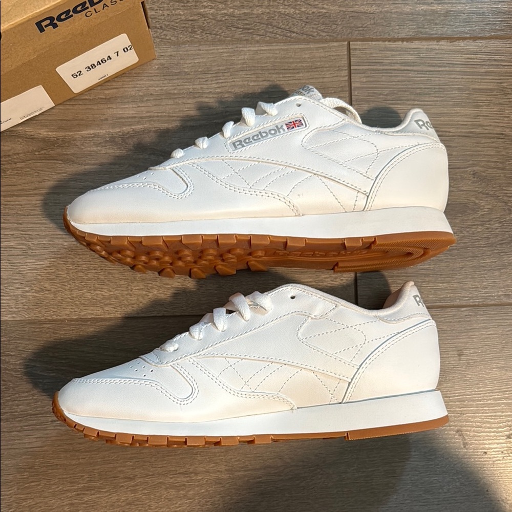 Reebok Classic Leathers with Gum Sole - Picture 6 of 8